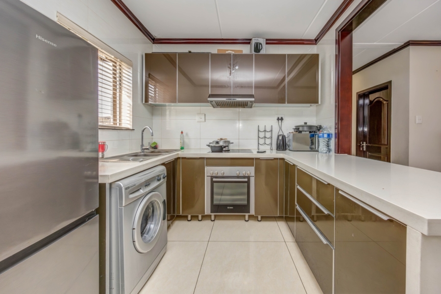 2 Bedroom Property for Sale in Maroeladal Gauteng