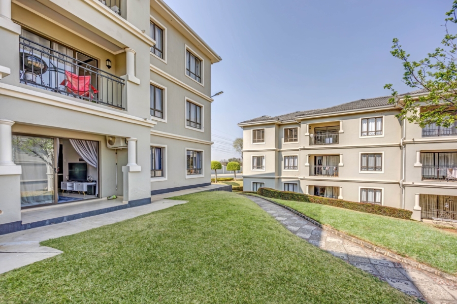 2 Bedroom Property for Sale in Maroeladal Gauteng