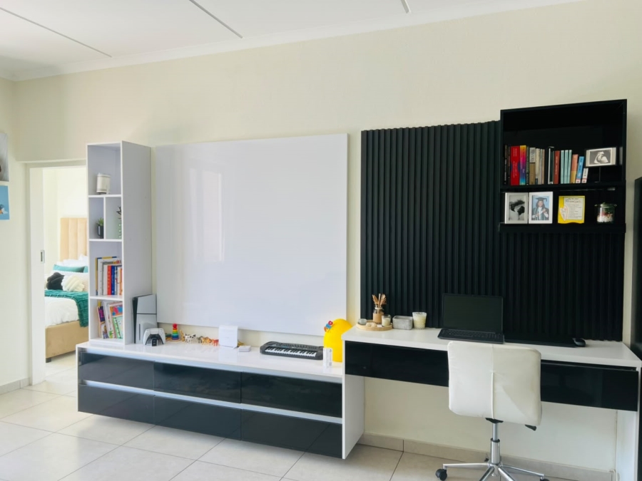 2 Bedroom Property for Sale in Greenstone Hill Gauteng