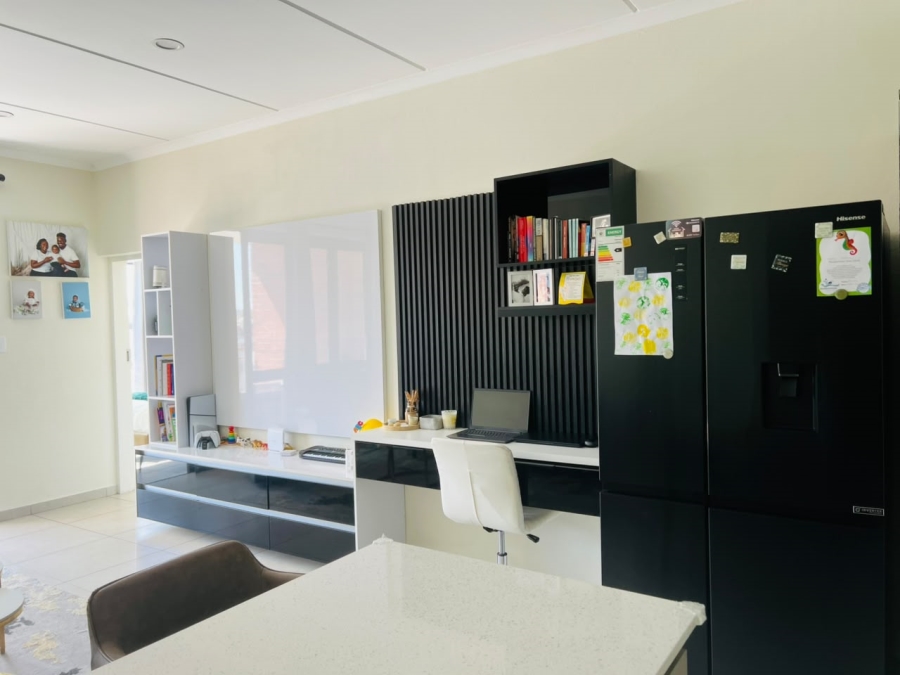 2 Bedroom Property for Sale in Greenstone Hill Gauteng
