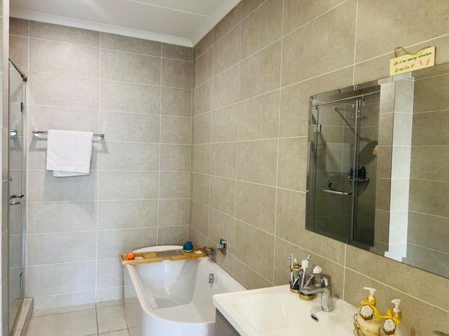 2 Bedroom Property for Sale in Greenstone Hill Gauteng