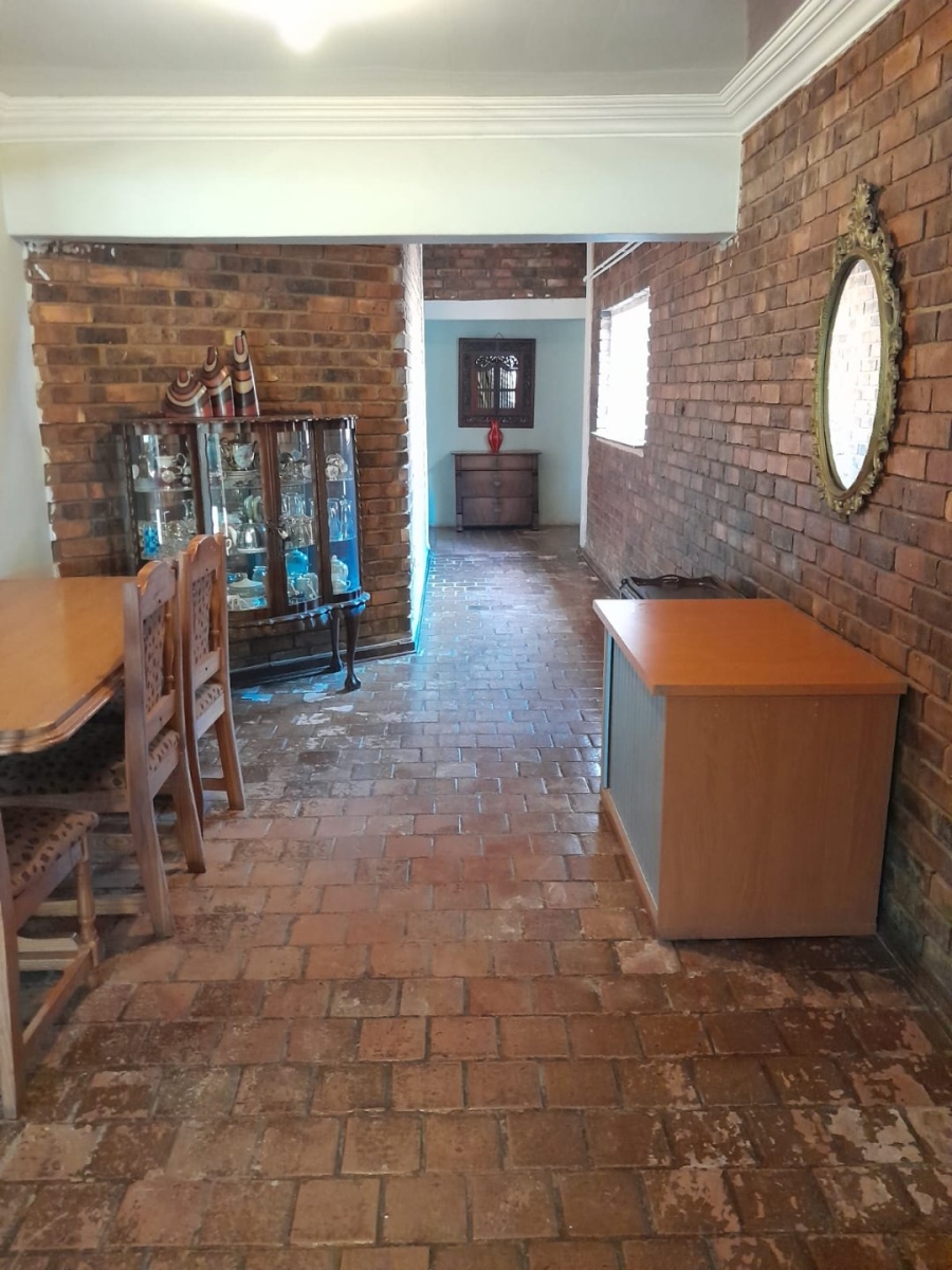 5 Bedroom Property for Sale in The Orchards Gauteng