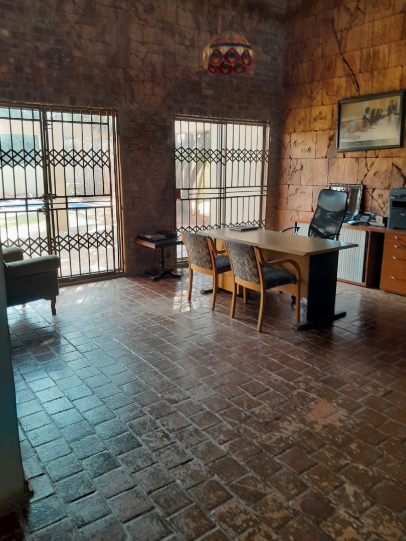 5 Bedroom Property for Sale in The Orchards Gauteng