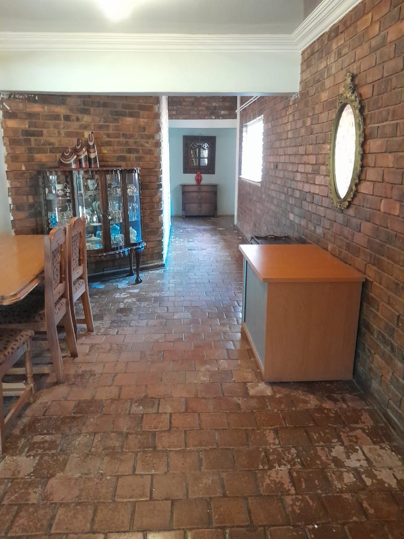 5 Bedroom Property for Sale in The Orchards Gauteng