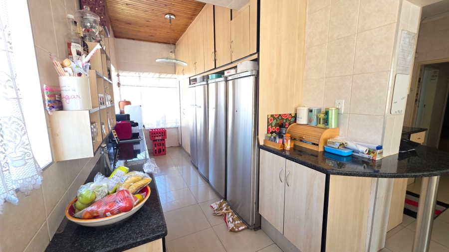  Bedroom Property for Sale in Erasmia Gauteng