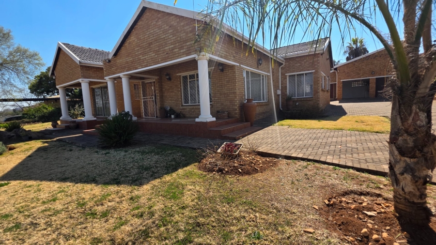  Bedroom Property for Sale in Erasmia Gauteng