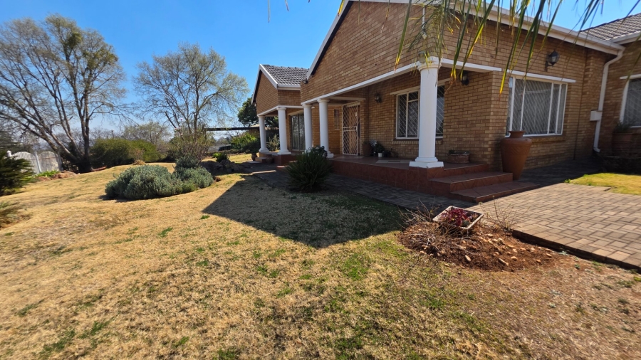  Bedroom Property for Sale in Erasmia Gauteng