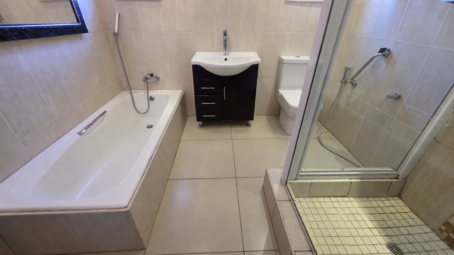  Bedroom Property for Sale in Erasmia Gauteng