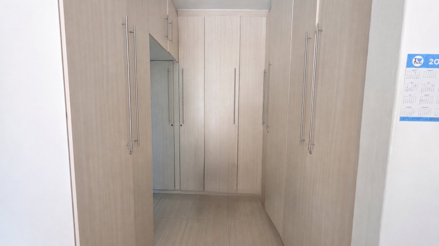  Bedroom Property for Sale in Erasmia Gauteng