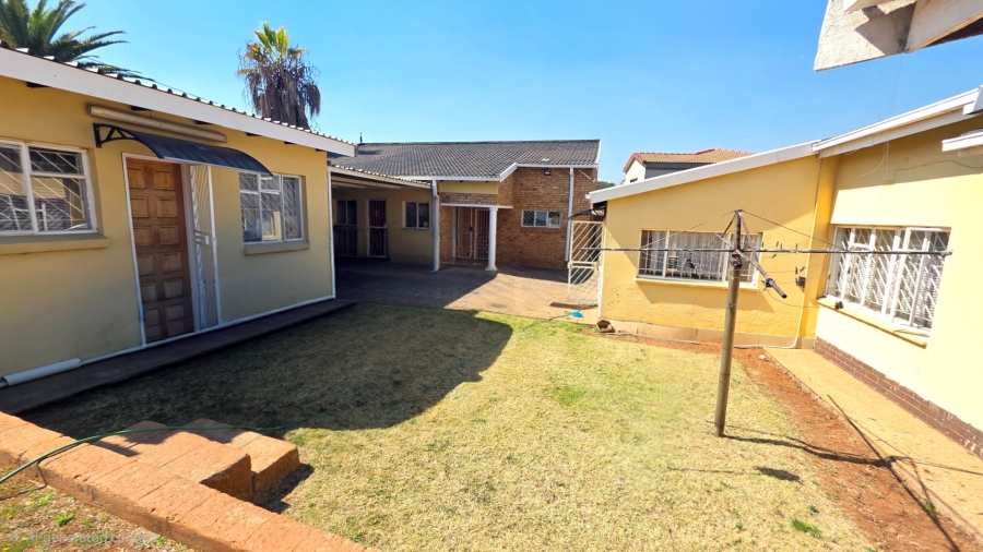  Bedroom Property for Sale in Erasmia Gauteng