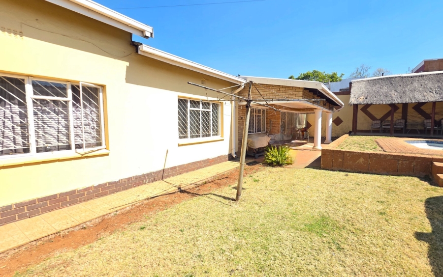  Bedroom Property for Sale in Erasmia Gauteng