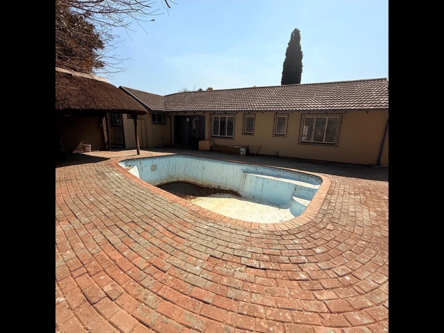 4 Bedroom Property for Sale in Brackenhurst Gauteng