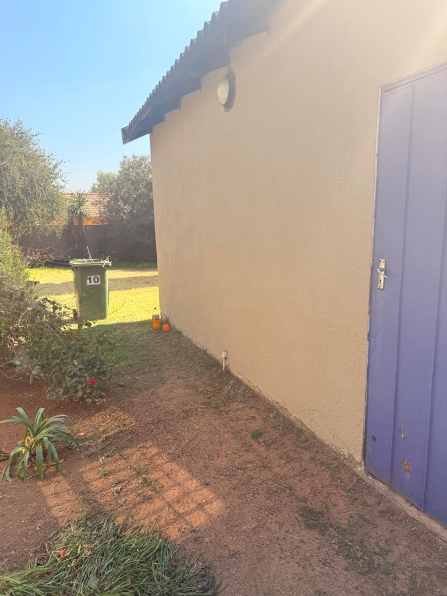 4 Bedroom Property for Sale in Brackenhurst Gauteng