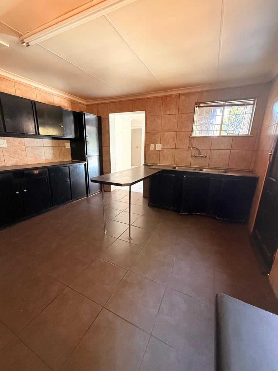4 Bedroom Property for Sale in Brackenhurst Gauteng