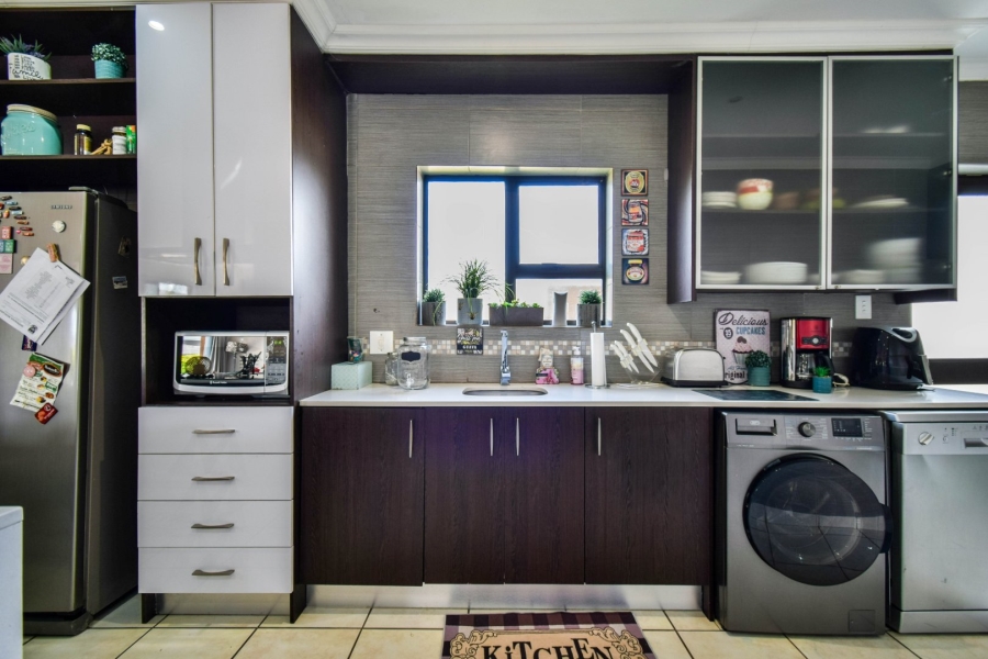 4 Bedroom Property for Sale in Zambezi Country Estate Gauteng