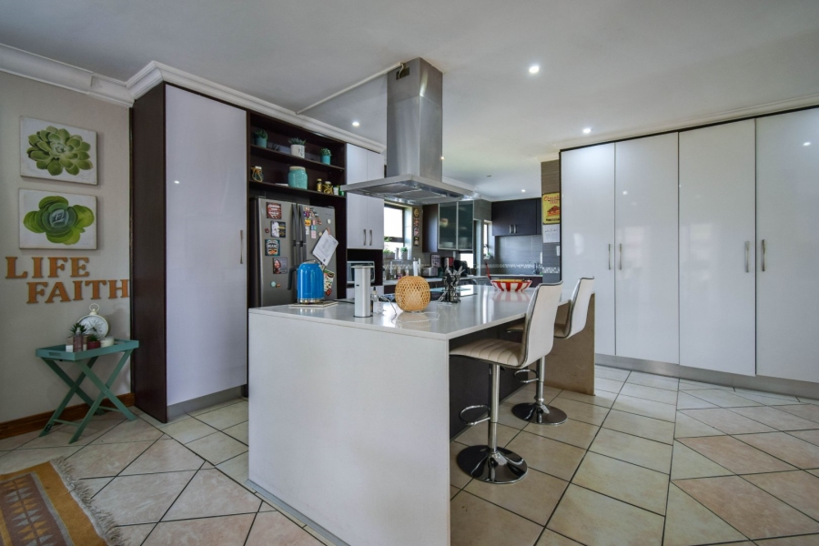 4 Bedroom Property for Sale in Zambezi Country Estate Gauteng