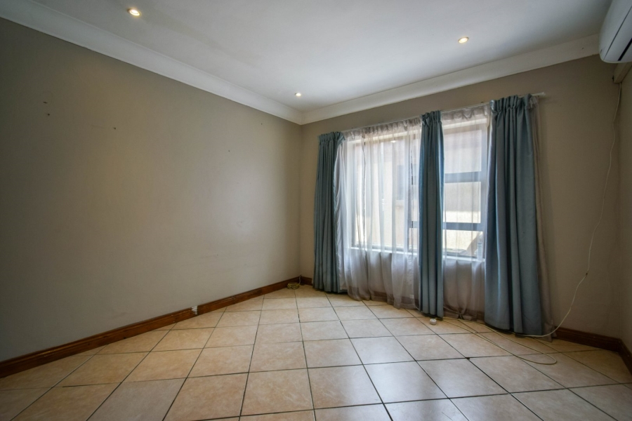 4 Bedroom Property for Sale in Zambezi Country Estate Gauteng