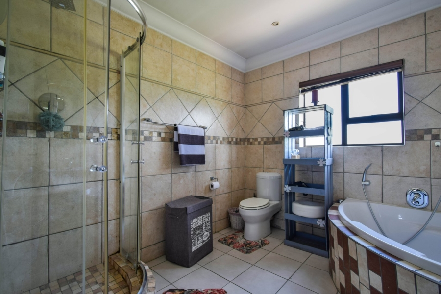 4 Bedroom Property for Sale in Zambezi Country Estate Gauteng