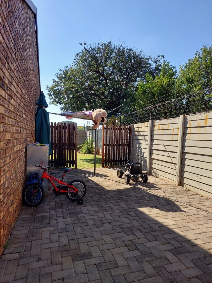 3 Bedroom Property for Sale in Annlin Gauteng