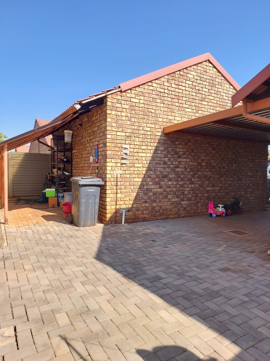 3 Bedroom Property for Sale in Annlin Gauteng