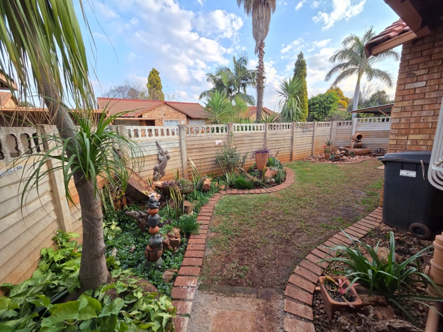 2 Bedroom Property for Sale in Doornpoort Gauteng