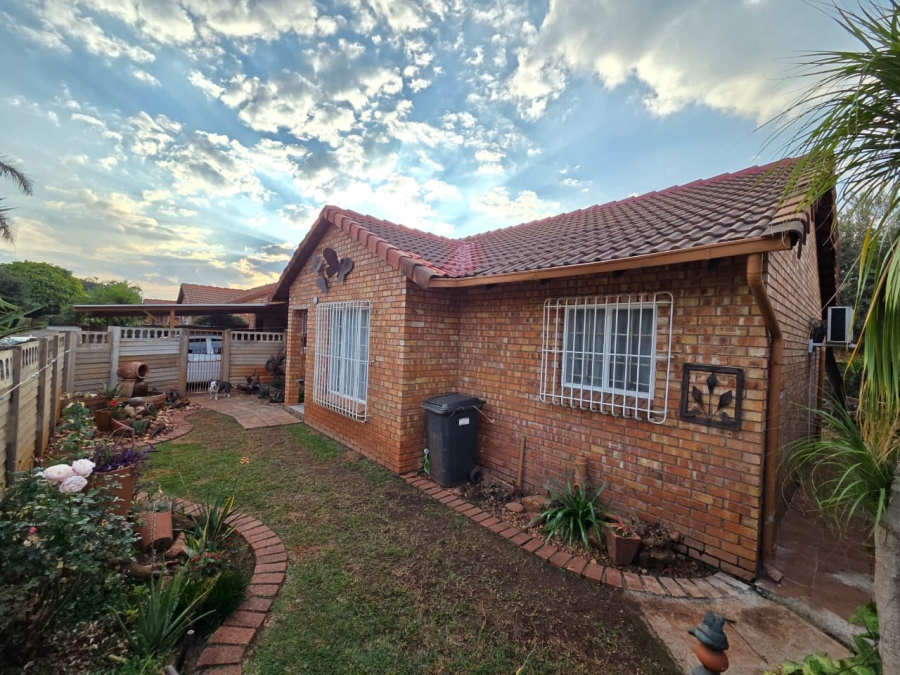 2 Bedroom Property for Sale in Doornpoort Gauteng