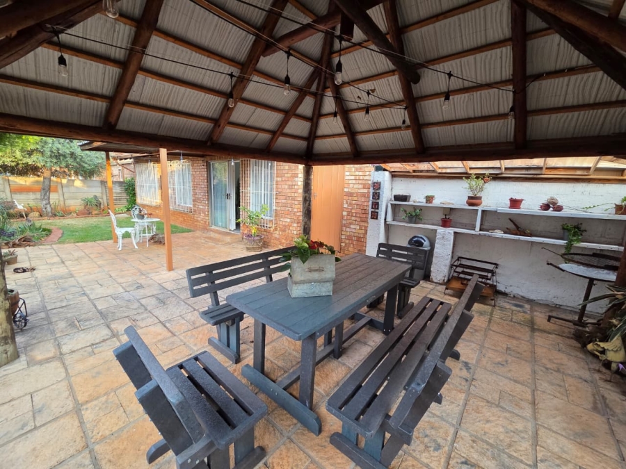 2 Bedroom Property for Sale in Doornpoort Gauteng