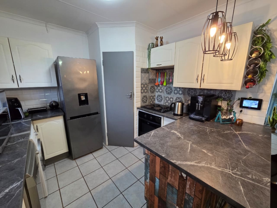 2 Bedroom Property for Sale in Doornpoort Gauteng
