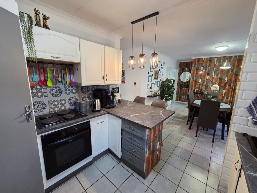 2 Bedroom Property for Sale in Doornpoort Gauteng