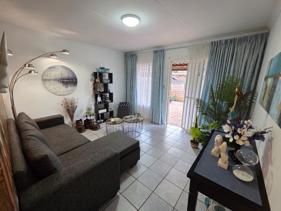 2 Bedroom Property for Sale in Doornpoort Gauteng