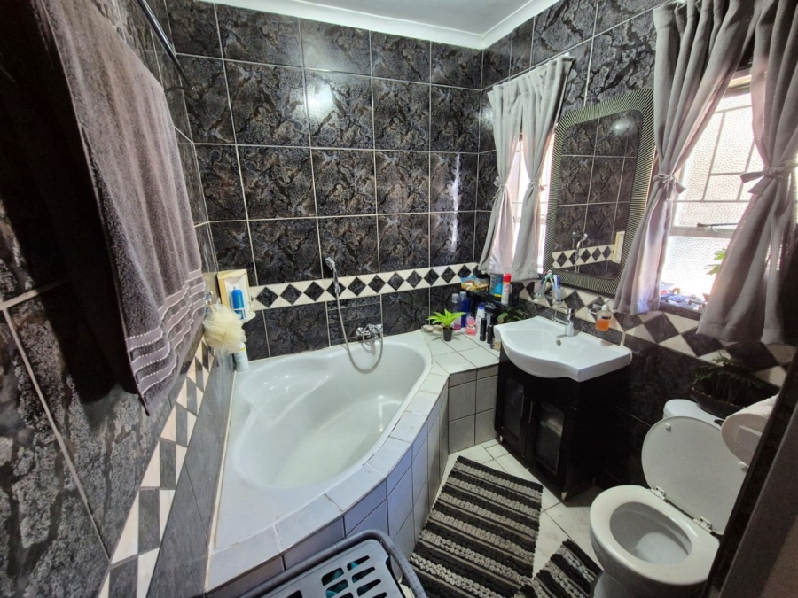 3 Bedroom Property for Sale in Montana Tuine Gauteng