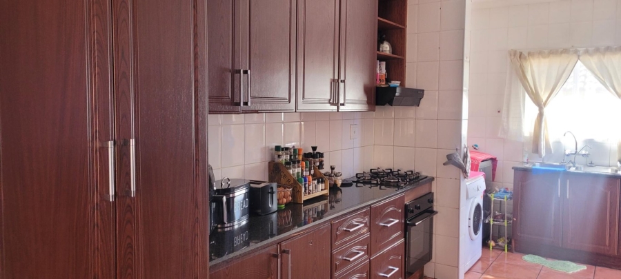 4 Bedroom Property for Sale in Pretoria Gardens Gauteng