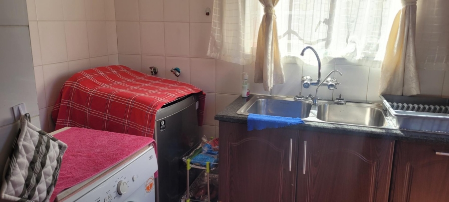 4 Bedroom Property for Sale in Pretoria Gardens Gauteng