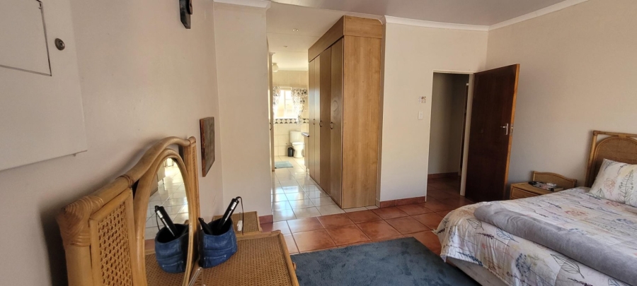 4 Bedroom Property for Sale in Pretoria Gardens Gauteng