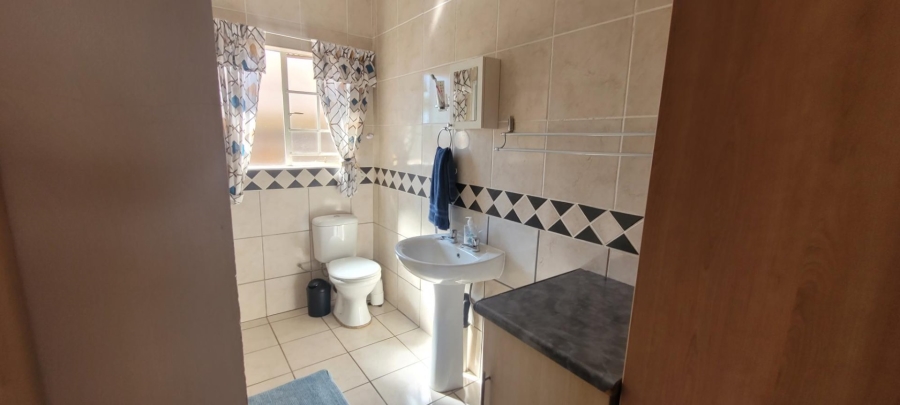 4 Bedroom Property for Sale in Pretoria Gardens Gauteng