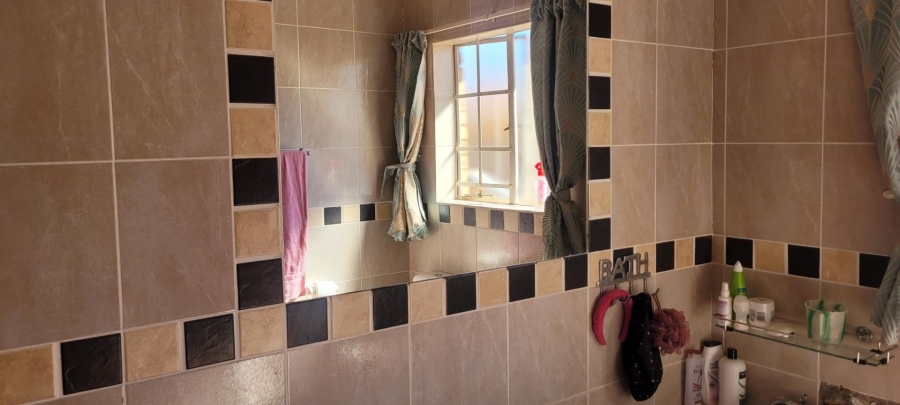 4 Bedroom Property for Sale in Pretoria Gardens Gauteng