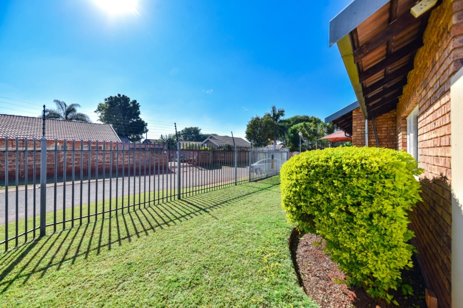 2 Bedroom Property for Sale in Dorandia Gauteng