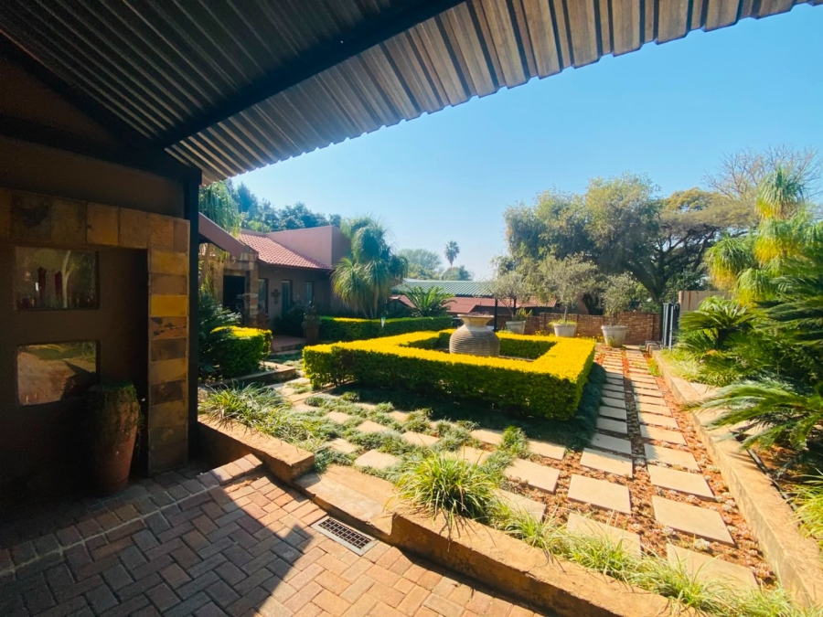 4 Bedroom Property for Sale in Ninapark Gauteng