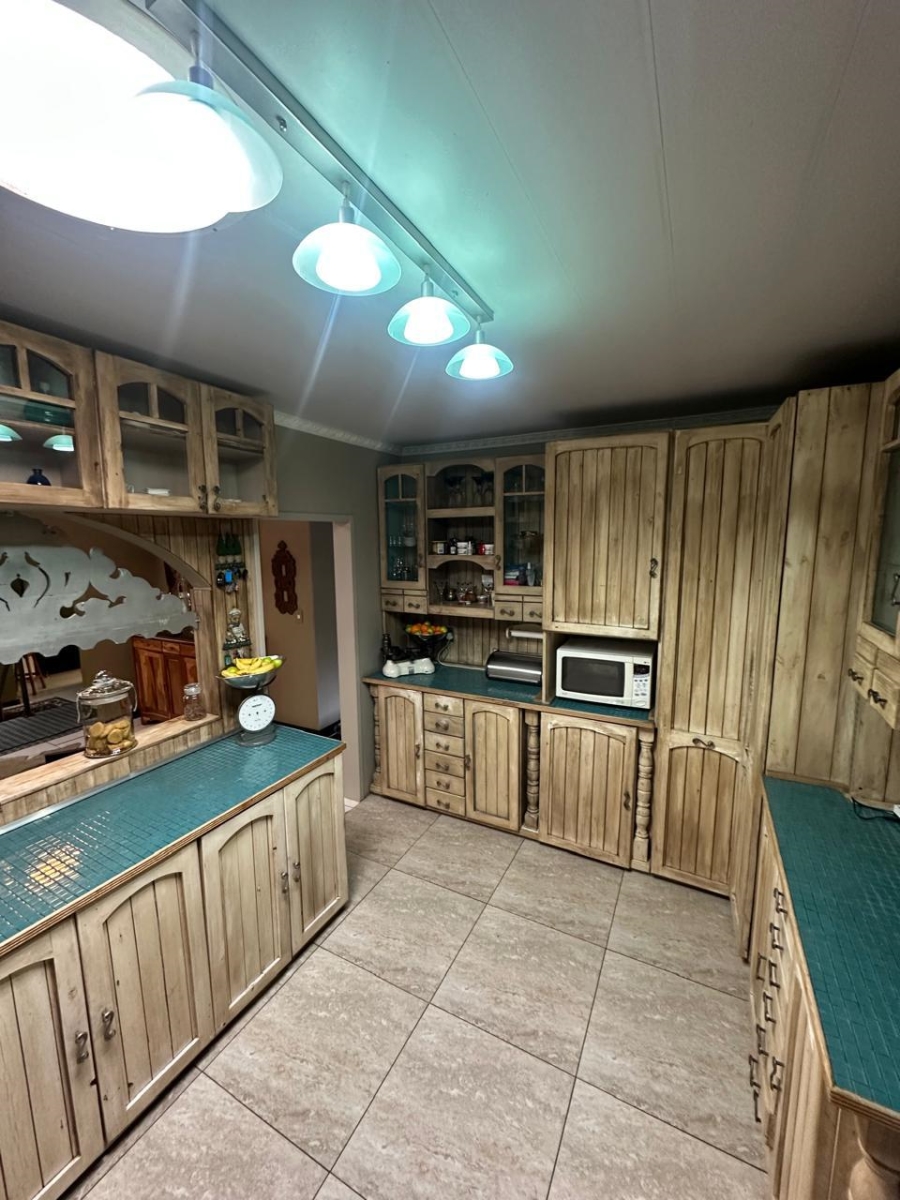 4 Bedroom Property for Sale in Ninapark Gauteng