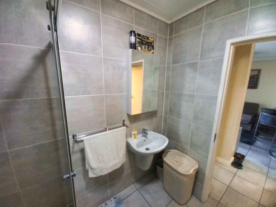 2 Bedroom Property for Sale in Lilianton Gauteng