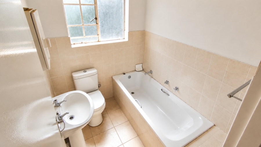 3 Bedroom Property for Sale in Heuwelsig Estate Gauteng