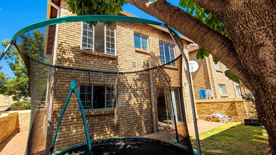 3 Bedroom Property for Sale in Heuwelsig Estate Gauteng