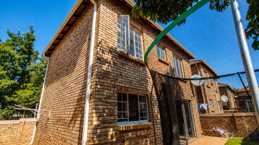 3 Bedroom Property for Sale in Heuwelsig Estate Gauteng