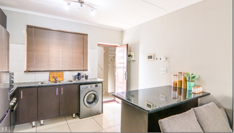 1 Bedroom Property for Sale in Noordwyk Gauteng
