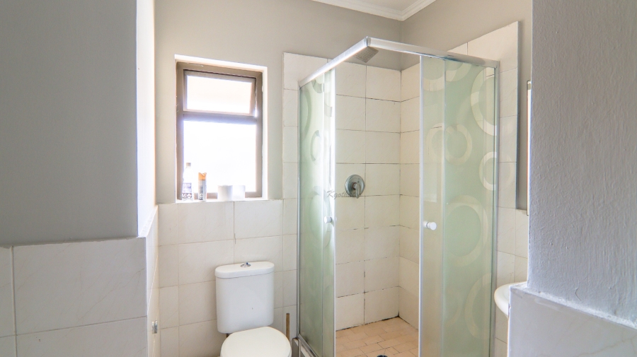1 Bedroom Property for Sale in Noordwyk Gauteng