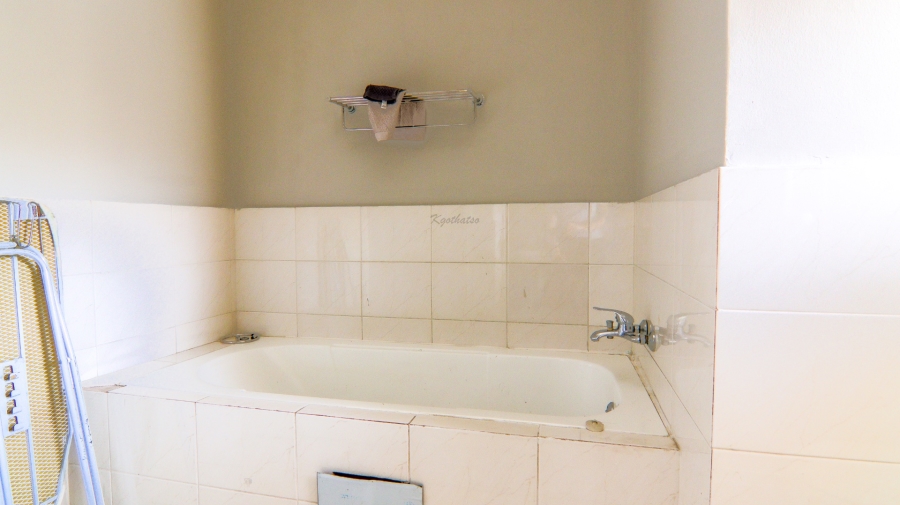 1 Bedroom Property for Sale in Noordwyk Gauteng