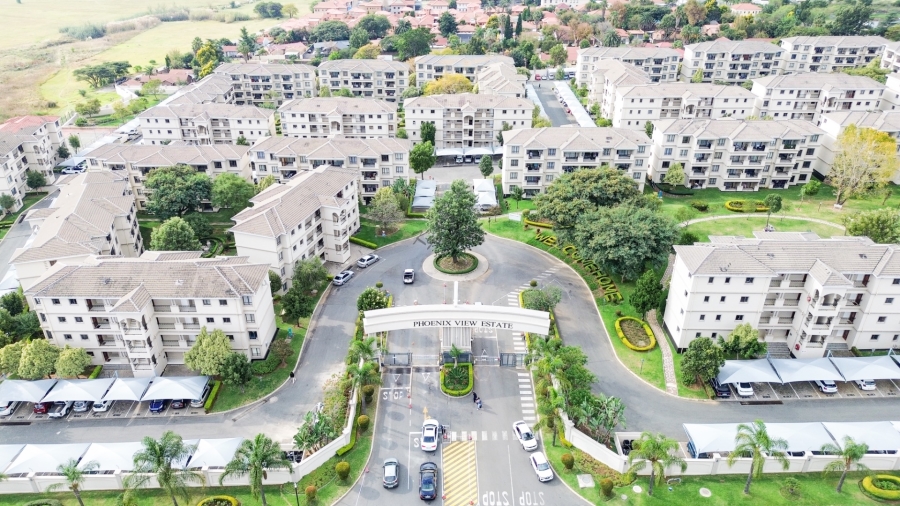 1 Bedroom Property for Sale in Noordwyk Gauteng