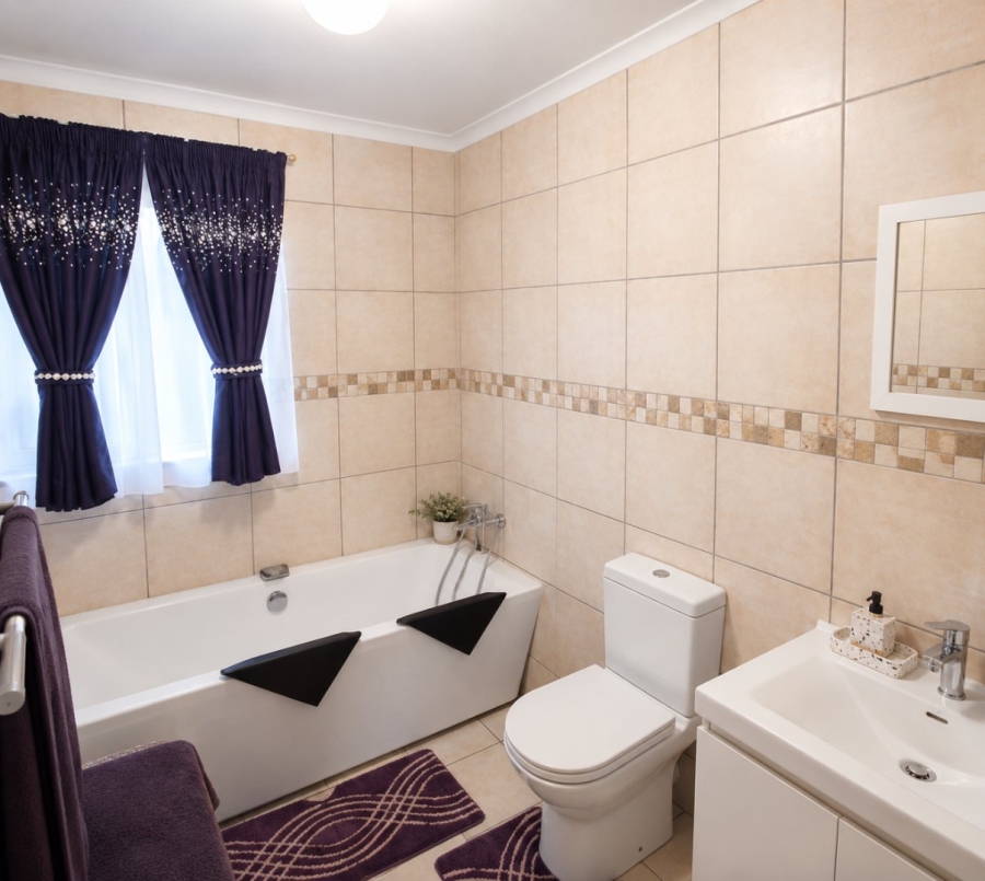 3 Bedroom Property for Sale in Lakefield Gauteng