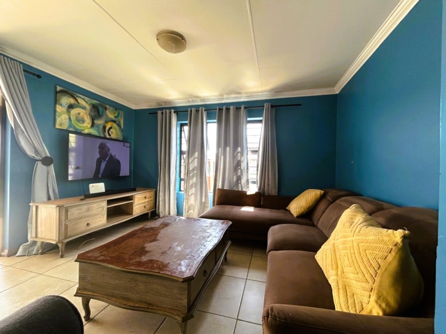 3 Bedroom Property for Sale in Rooihuiskraal North Gauteng