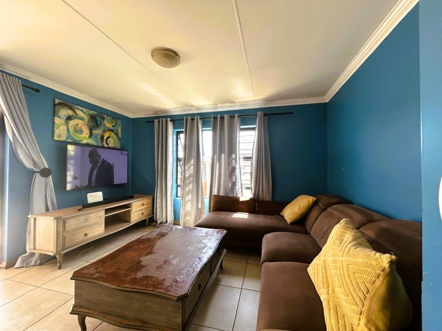 3 Bedroom Property for Sale in Rooihuiskraal North Gauteng